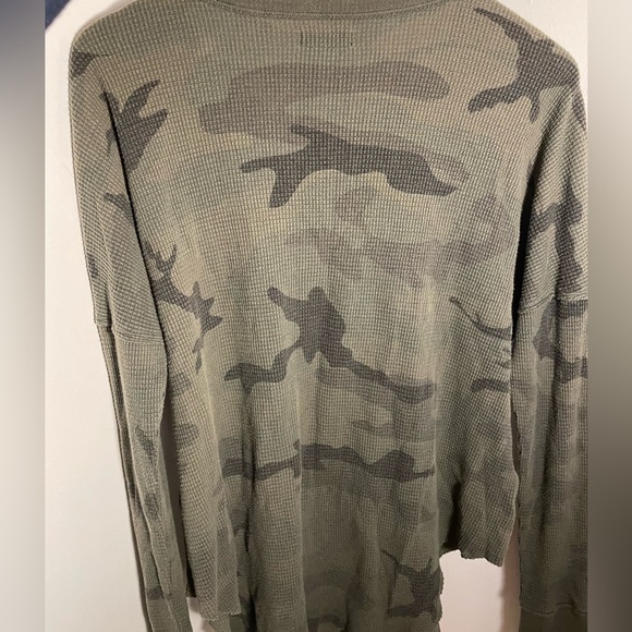 2 tna long sleeves - Picture 6 of 7